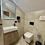 Гостевой дом Lakeview Escape Koman