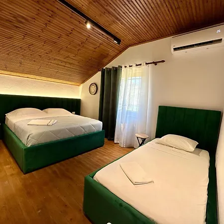 Lakeview Escape 3* Koman