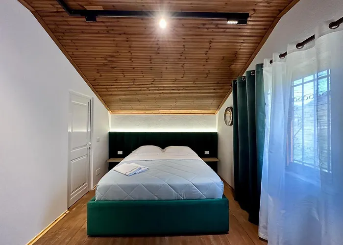 Lakeview Escape Konukevi 3*