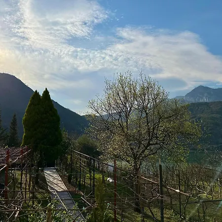 Guest house Lakeview Escape Koman