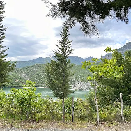 Lakeview Escape Guest house Koman