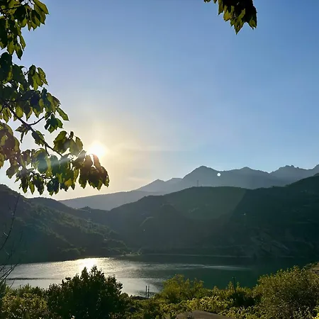 Lakeview Escape * Koman