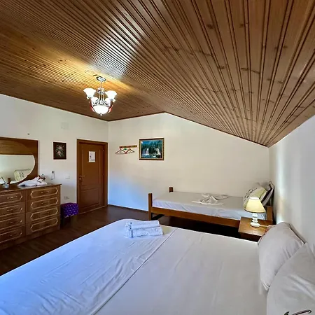 Lakeview Escape * Koman