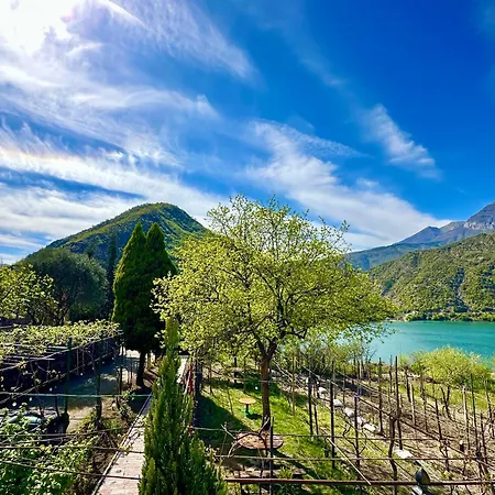 Guest house Lakeview Escape Koman