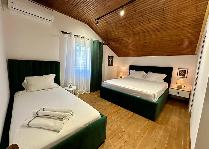Lakeview Escape Koman
